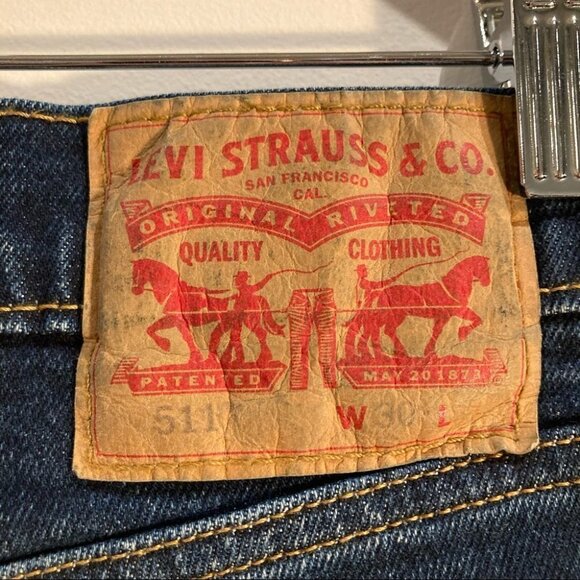 LEVI’S 511 Sz 30 Raw Hem Some Distressing Dark Wash Stretch Denim Shorts - Picture 3 of 7